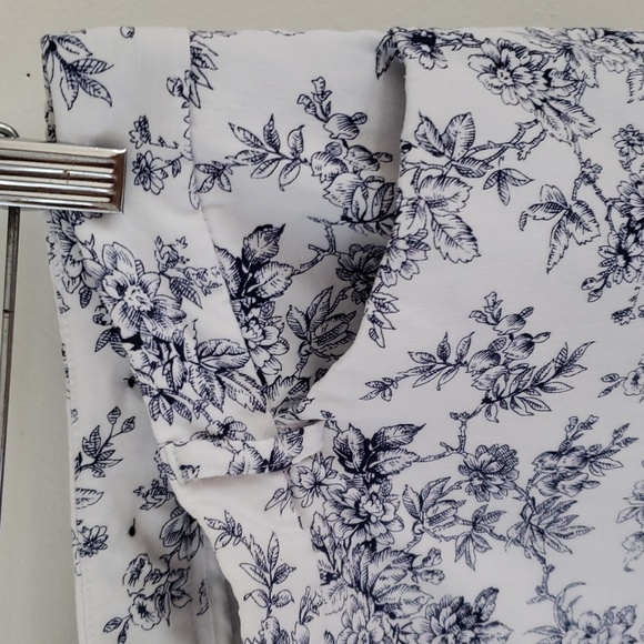 Mario Serrani Italy Comfort Stretch Slim Fit Tummy Control Cropped Pants Size 10 - Picture 9 of 16